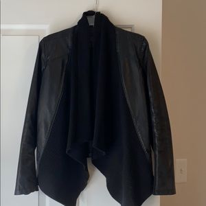Faux-leather mixed ribbed fabric jacket.